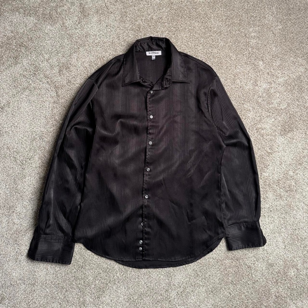 BLACK LE CHATEAU STRIPED BUTTON UP